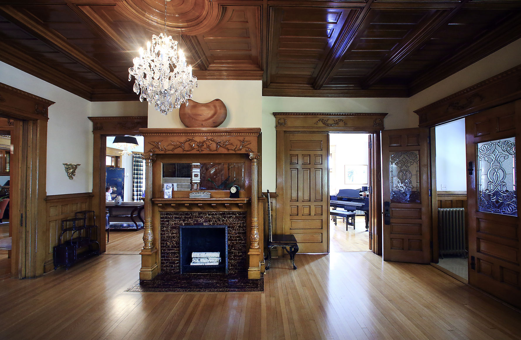 Castle La Crosse 9